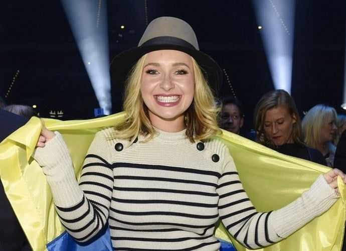 Hayden Panettiere All Smiles During First Outing After Postpartum Depression Treament