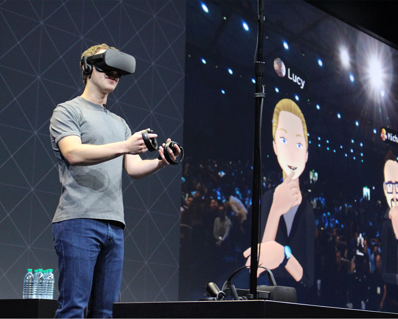 Mark Zuckerberg Wows Media Through His Oculus VR Gloves Prototype