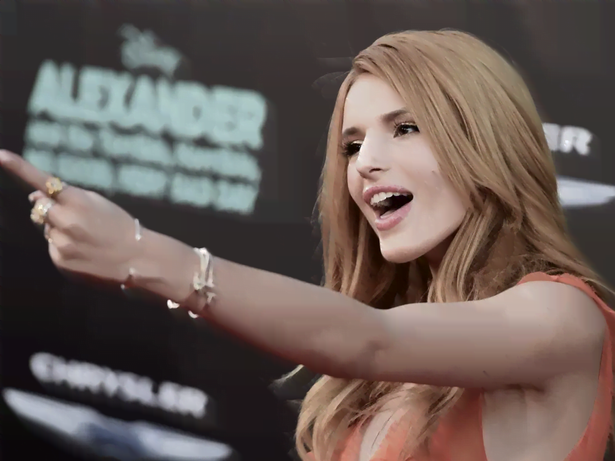 Actress Bella Thorne Gifts Fiance With Diamond Ring