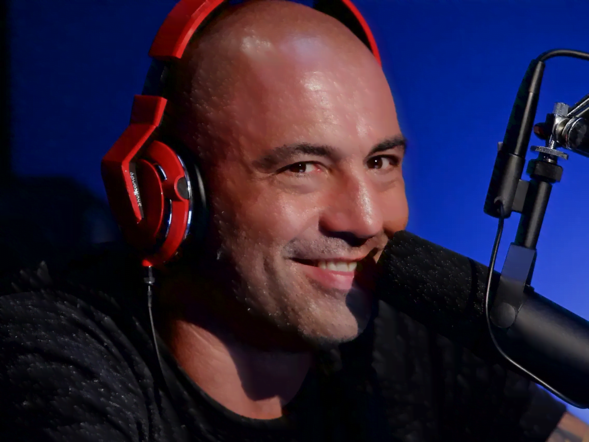 Joe Rogan Insist He's Not an Anti-Vaxxer After Getting Backlash