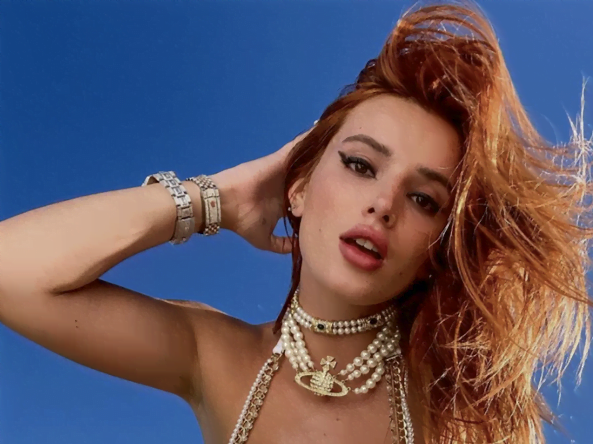 Bella Thorne Shows Off Natural Beauty in a New Selfie