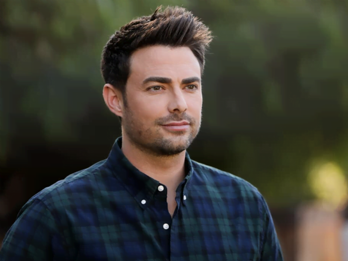 Jonathan Bennett Congratulates Lindsay Lohan in a Sweet Message