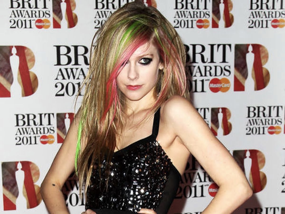 Avril Lavigne's First TikTok Clip Had Fans Clamoring Online