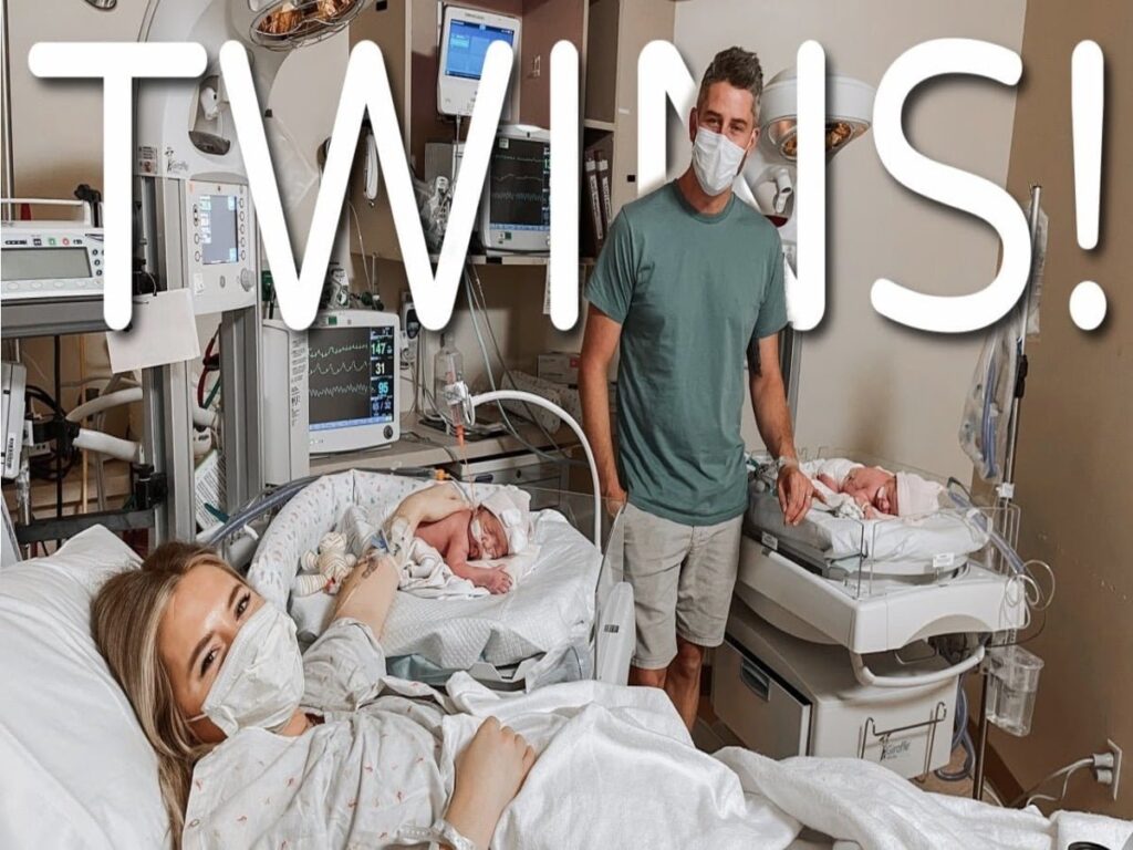 Bachelor Alum Lauren Burnham Hospitalized After Her Twins' Birth(01)