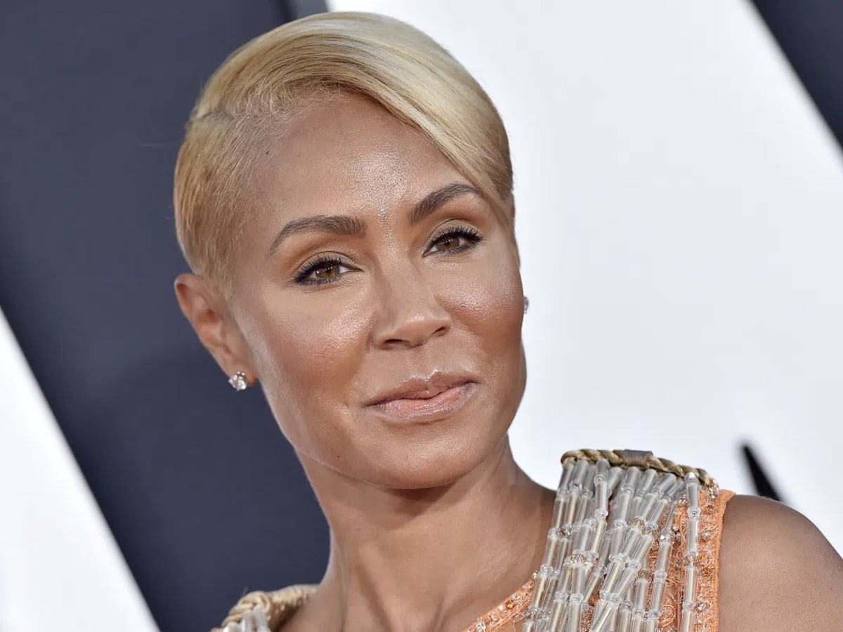 Jada Pinkett Smith Posts New Photo of Her Shaved Head