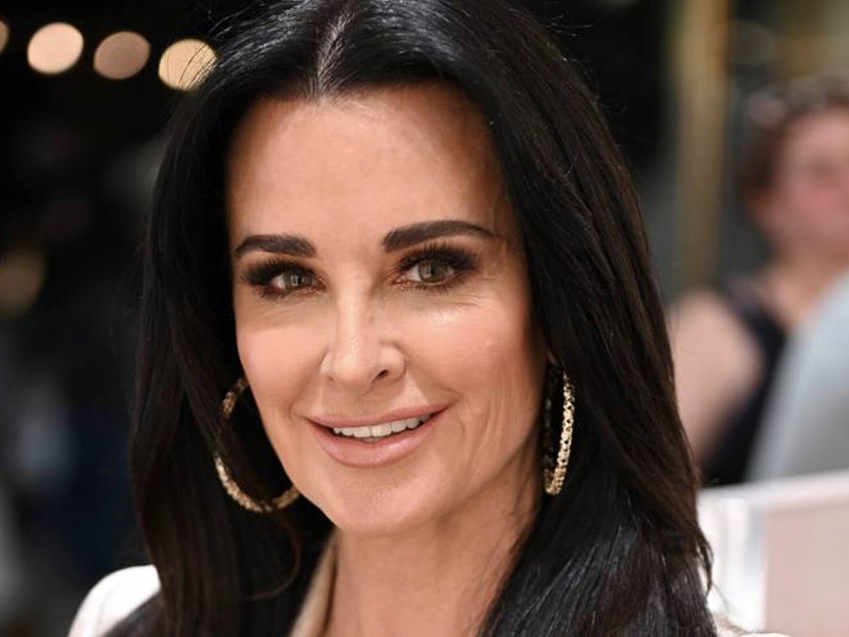 Kyle Richards Tags Drake in Her New 'Thirsty' Photo