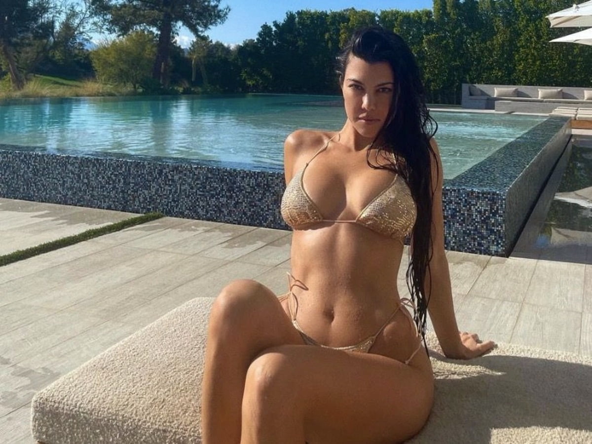 Kourtney Kardashian Shares Unedited Impromptu Bikini Photo