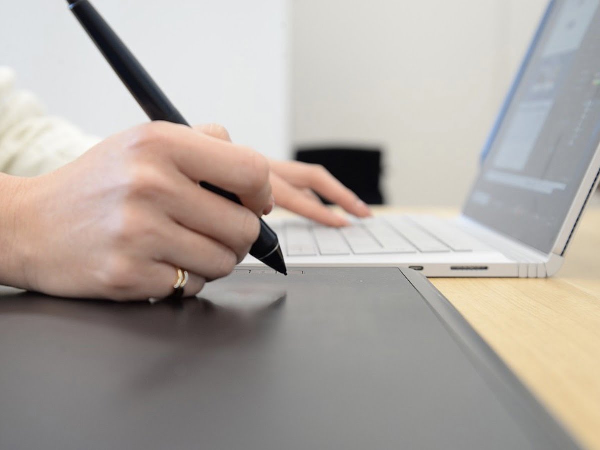 Wacom Mobile Studio Pro Review- The Tab for Your Creativity