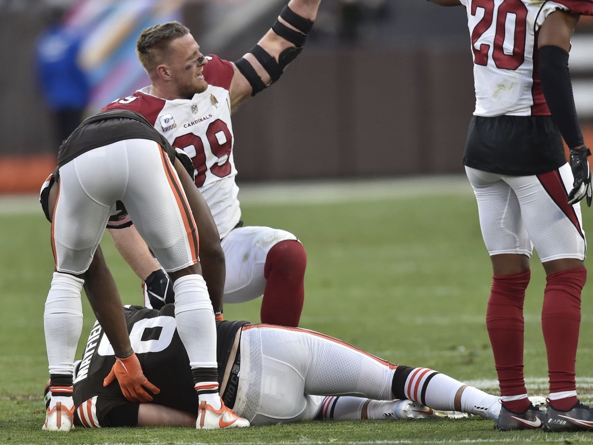 Quarterback Baker Mayfield Plays on Despite Left Shoulder Injury