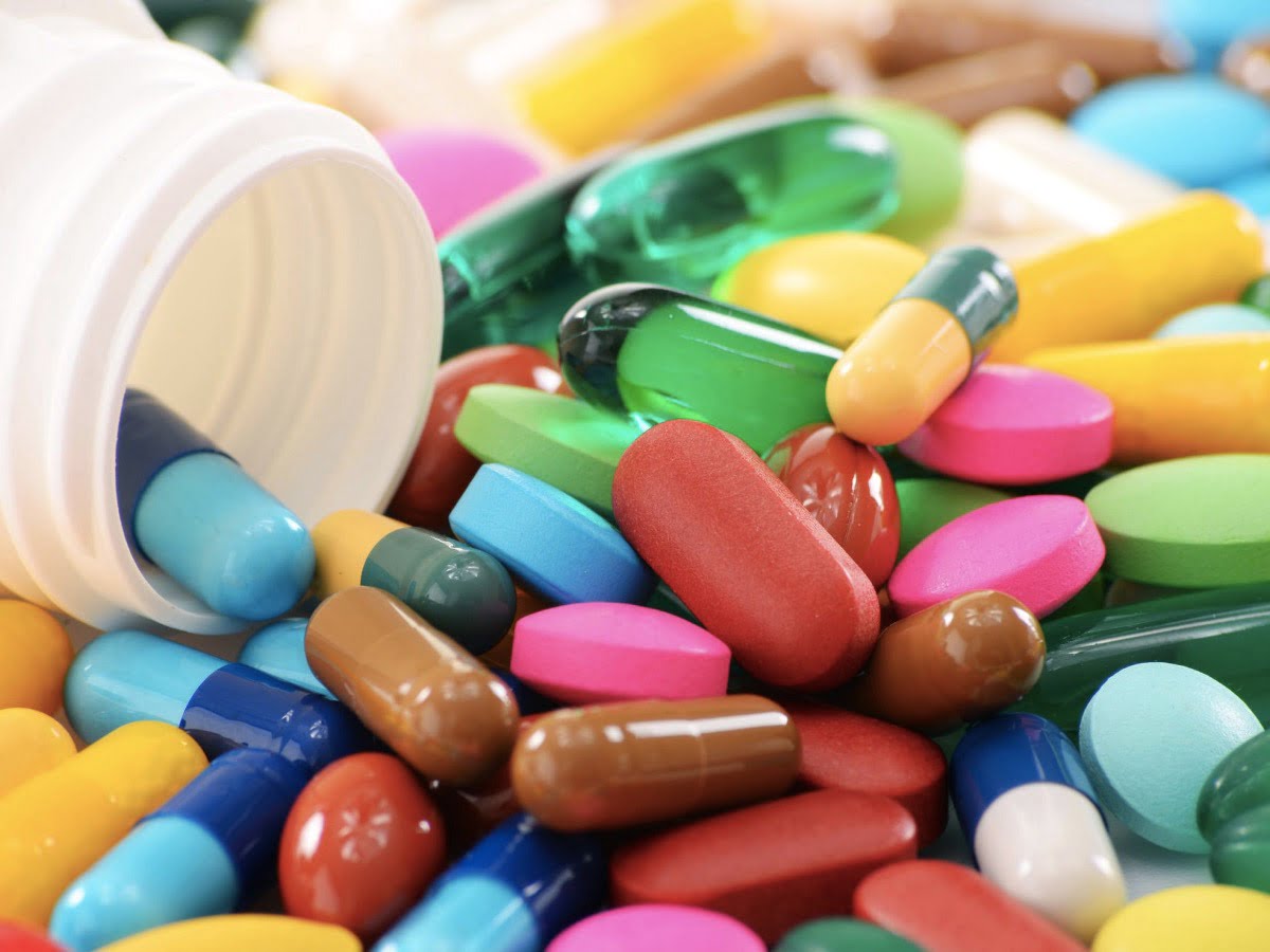 the relationship between SSRIs and gastrointestinal bleeding