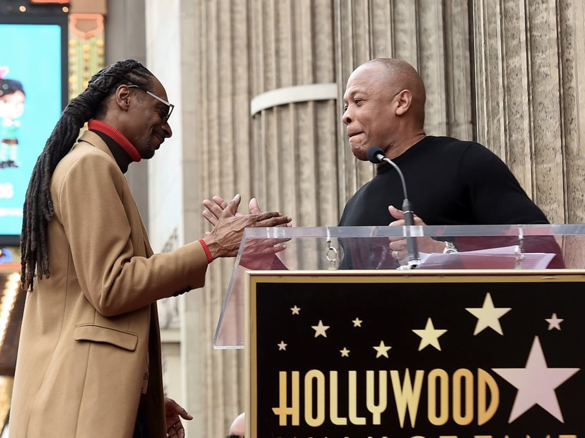 Snoop Dogg Gives Dr. Dre Motivational Message
