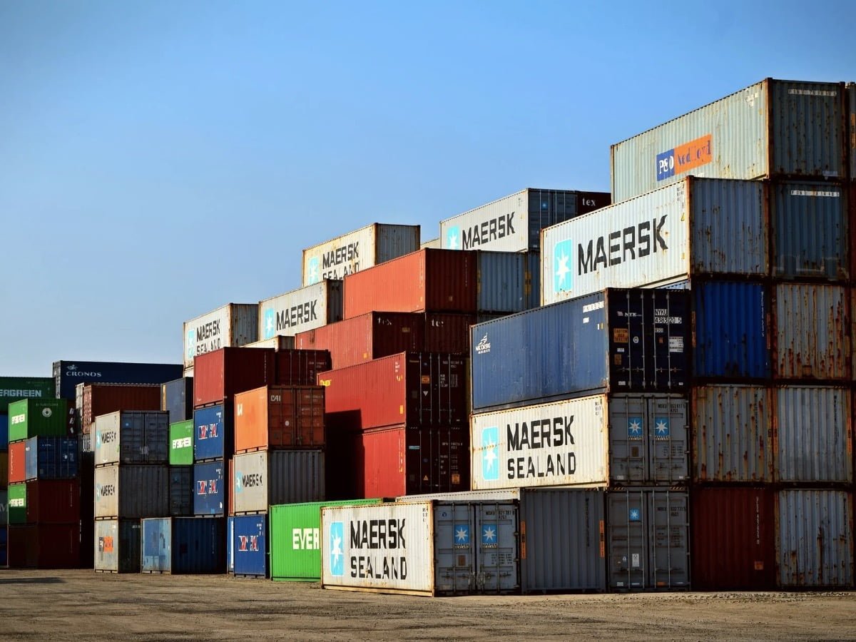 US Service Industry Growth Restrained by High Prices