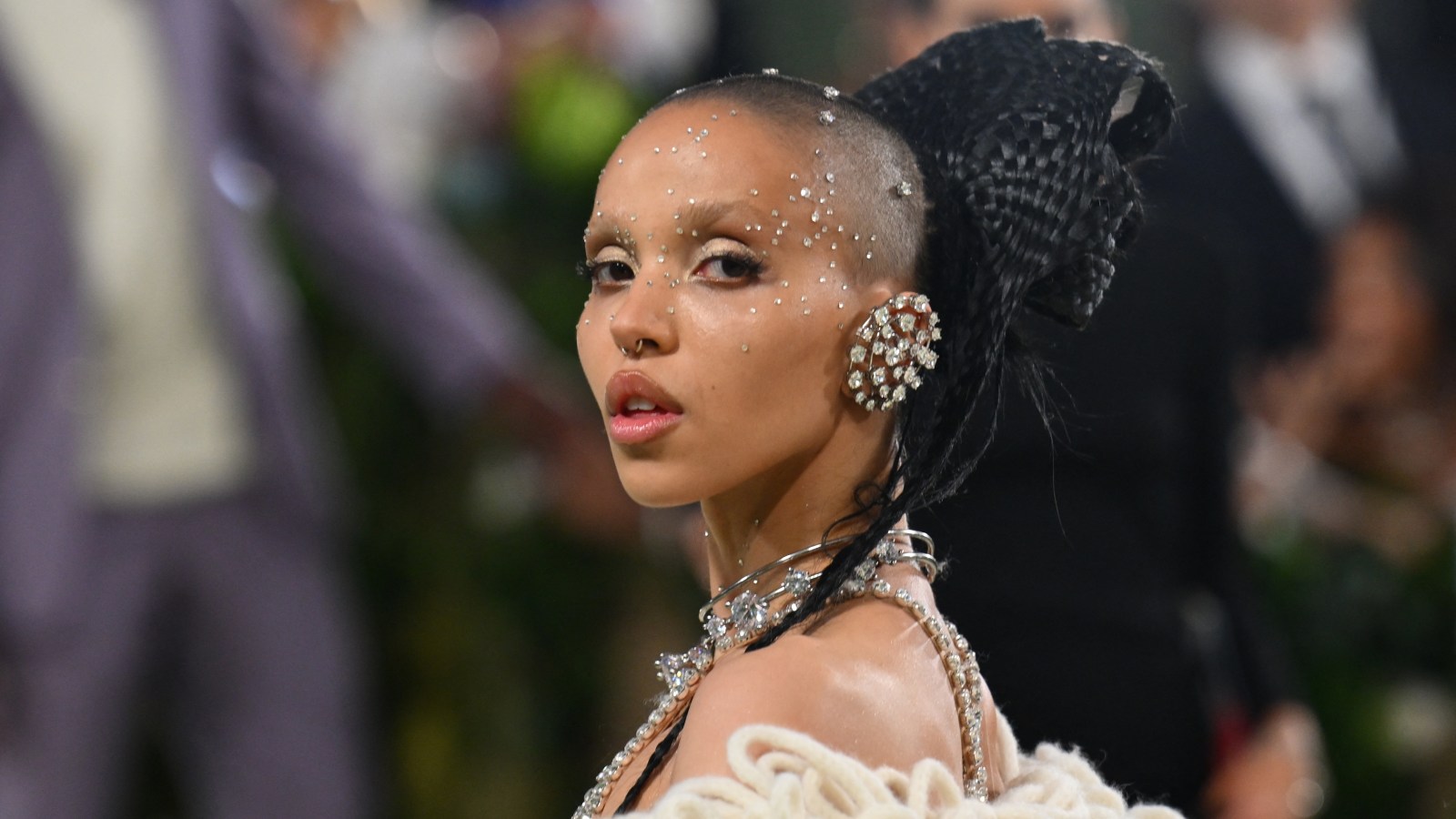 Watch FKA Twigs Perform 'Cellophane' at London Charity Show