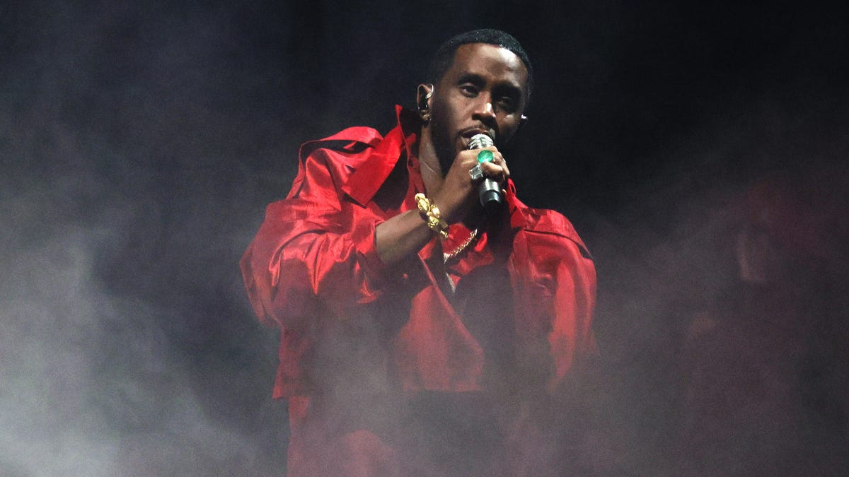 Hours Before Arrest, Diddy In Central Park Looking Stressed